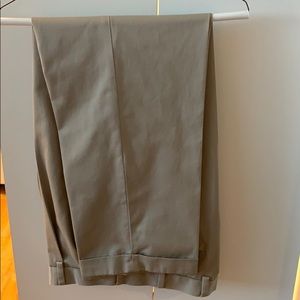 Brooks Brothers Lightweight Advantage Chino